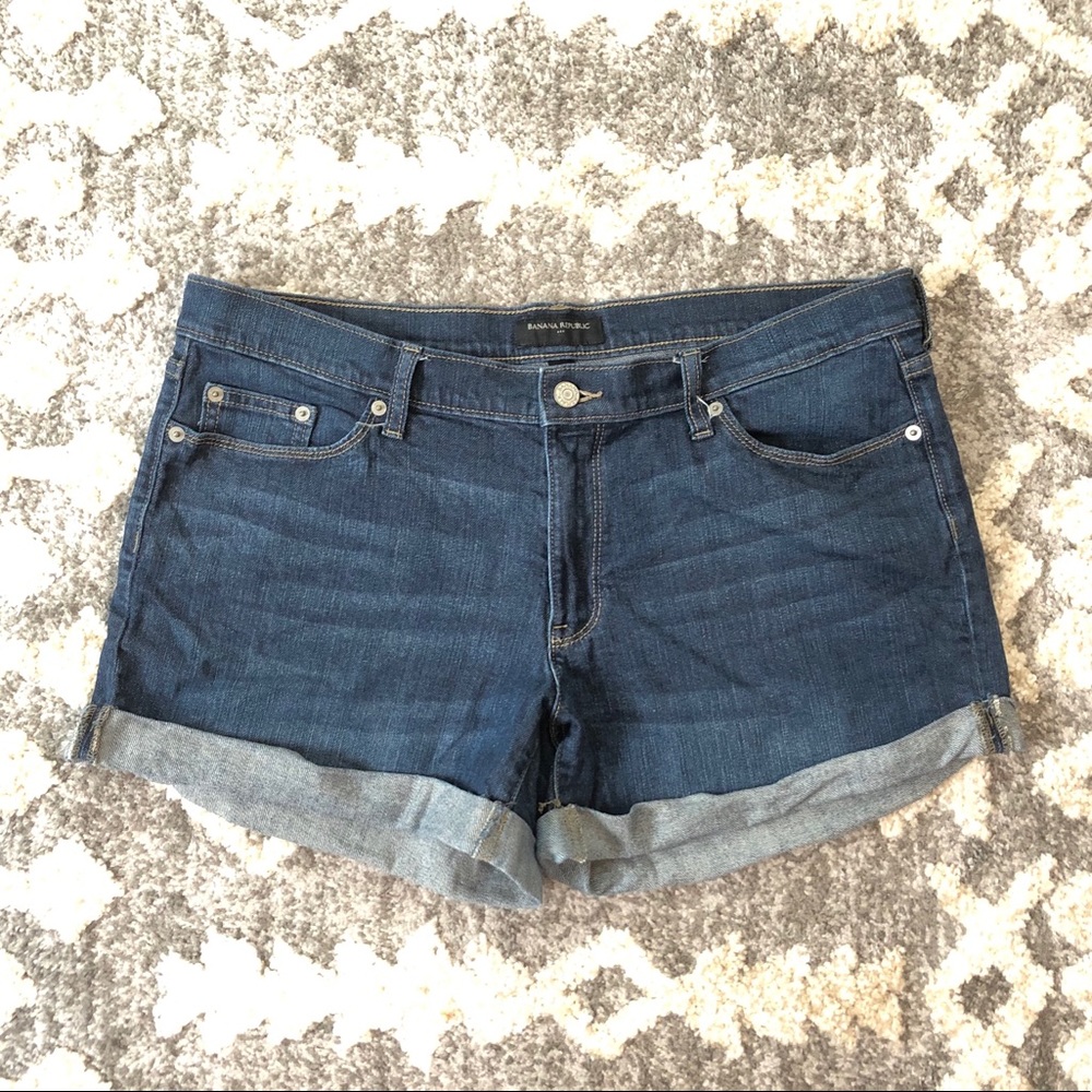 Banana Republic size 12 rolled denim shorts